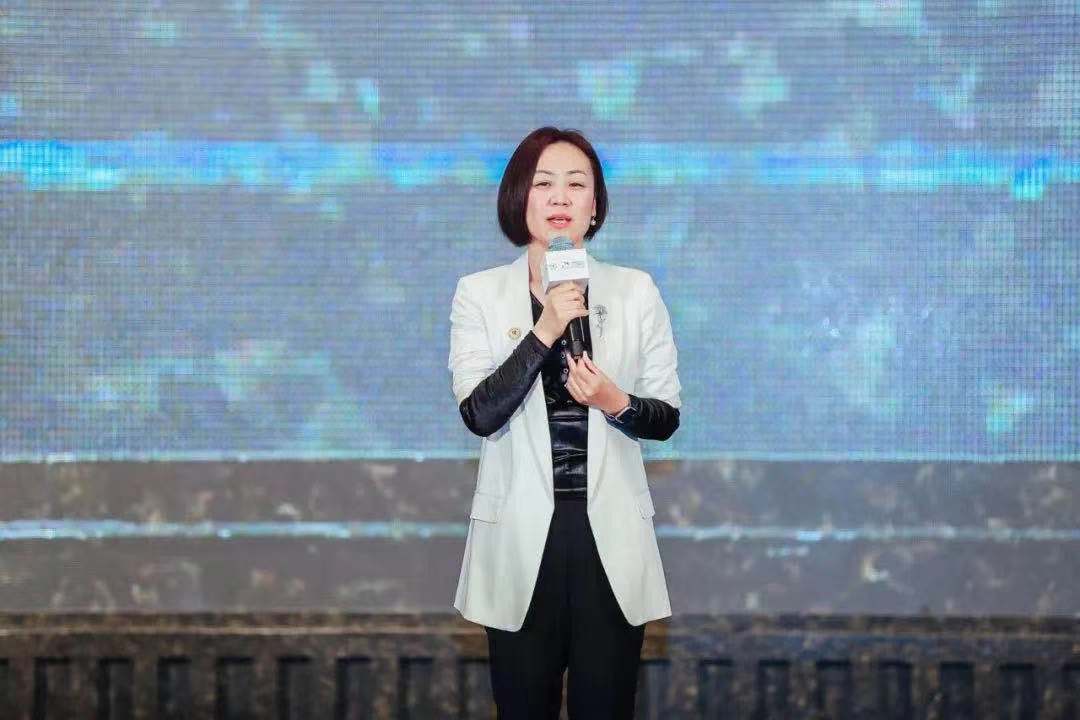 012.jpg 红桃视频