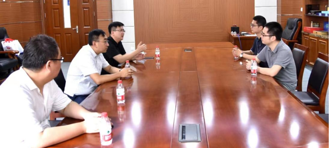 高校2.png 红桃视频