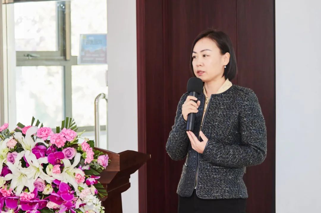 白燕.jpg 红桃视频